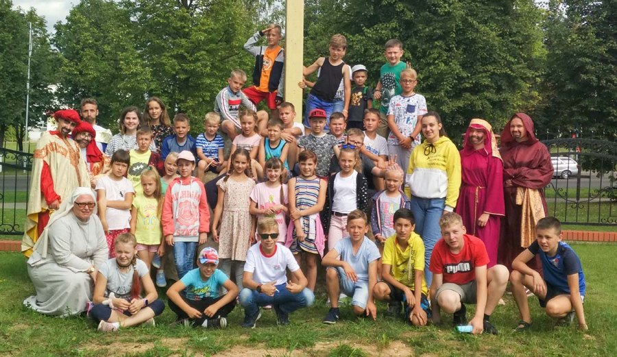 летнік у касцёле св.а. Піо Маладзечна