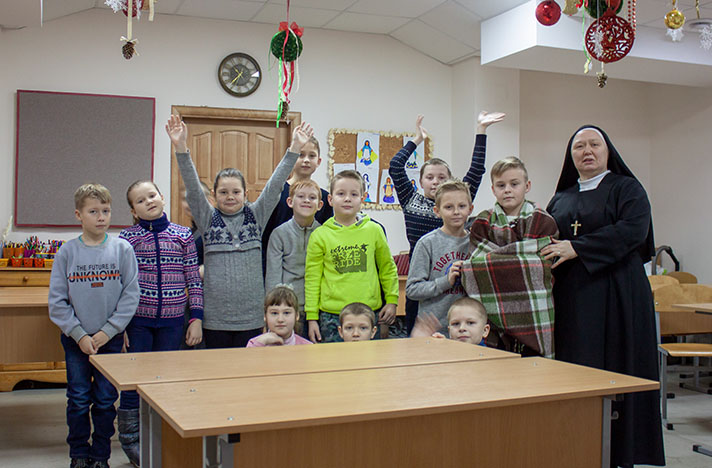 УСТАНЬ, ВАЗЬМІ НАСІЛКІ СВАЕ І ХАДЗІ