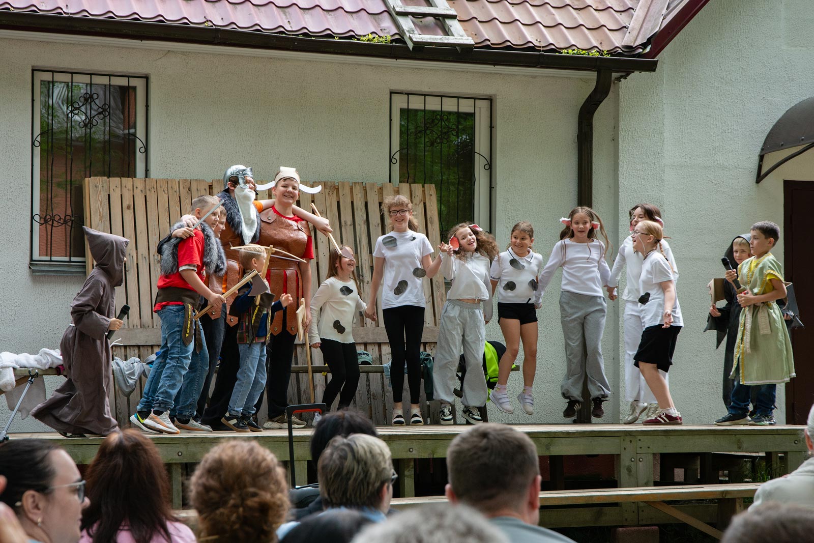10.07.2026etnik215